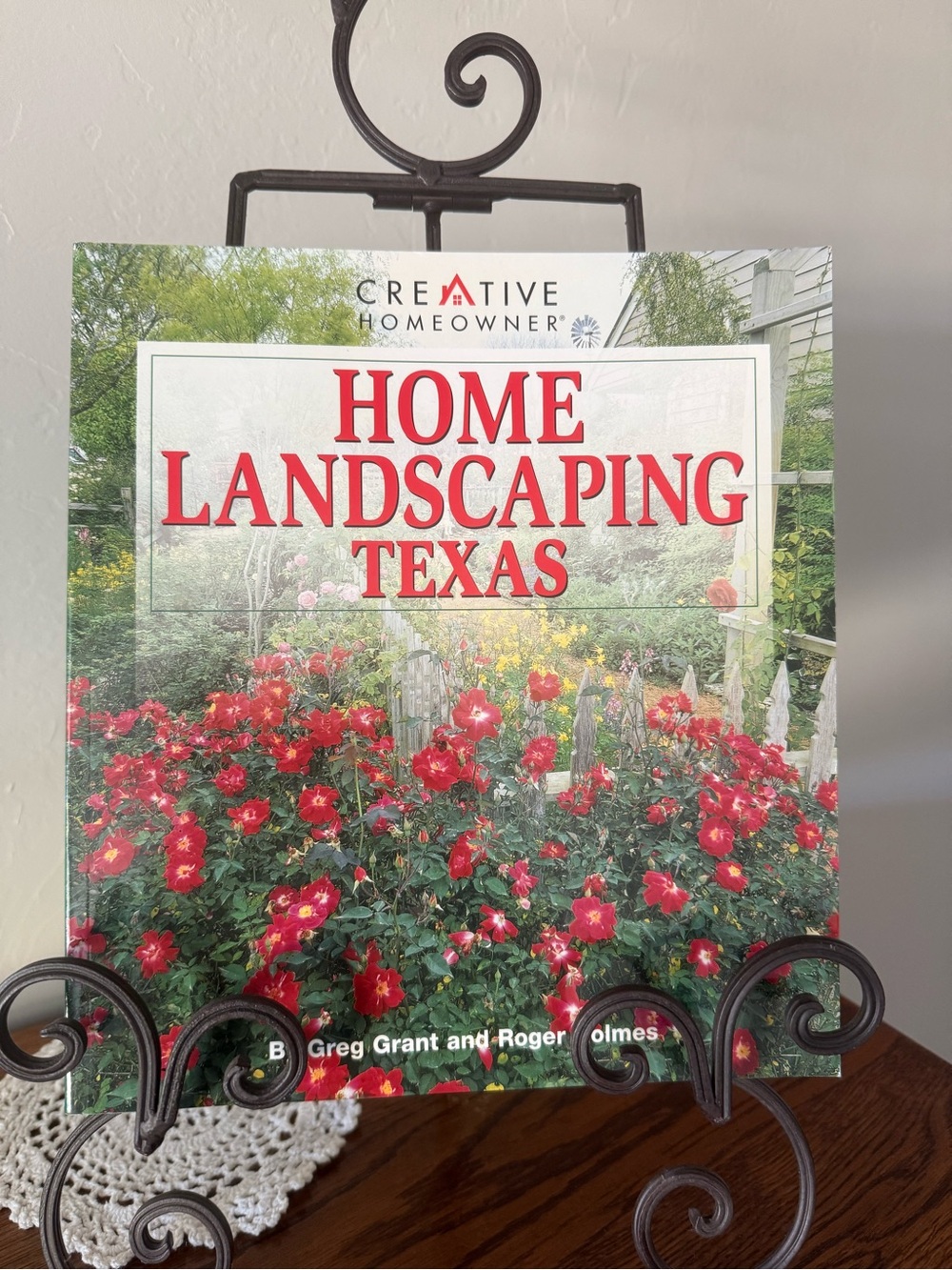 Home Landscaping Texas – Red Garden Cover | Gardening & Landscape Design Book